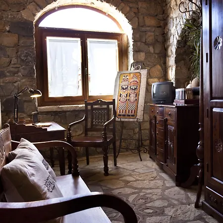 Agnantio & Guest house